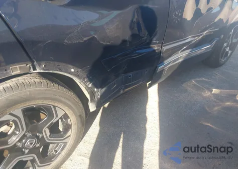 2018 Honda Cr-V Touring z USA, uszkodzony, nr VIN 7FARW1H99JE049669